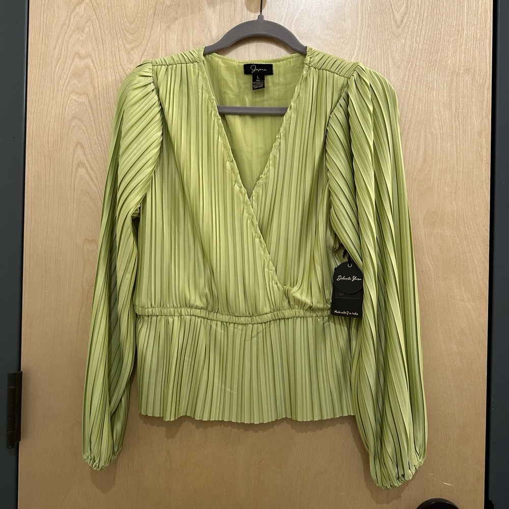 Green long sleeve blouse